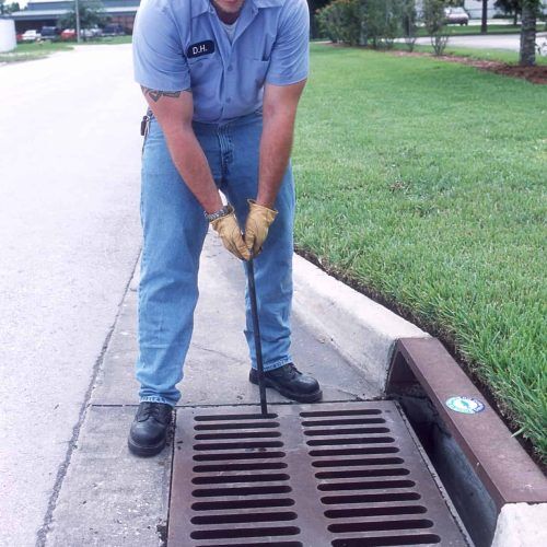 9235-Gratehook-Lifting.jpg